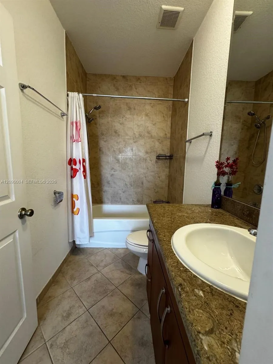 18032 NW 74th Ct #74 Hialeah, FL 33015