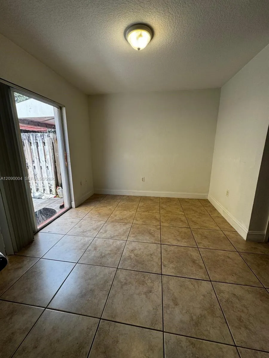 18032 NW 74th Ct #74 Hialeah, FL 33015