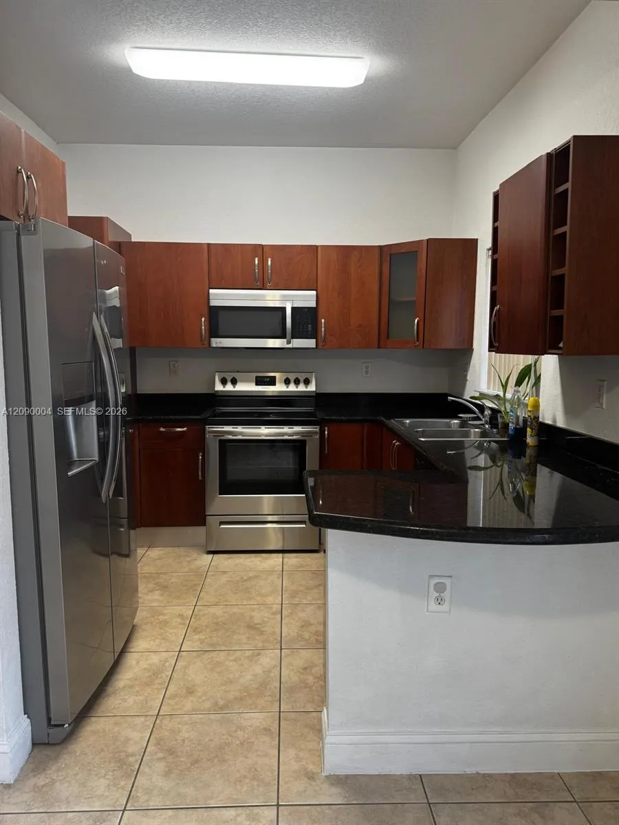 18032 NW 74th Ct #74 Hialeah, FL 33015