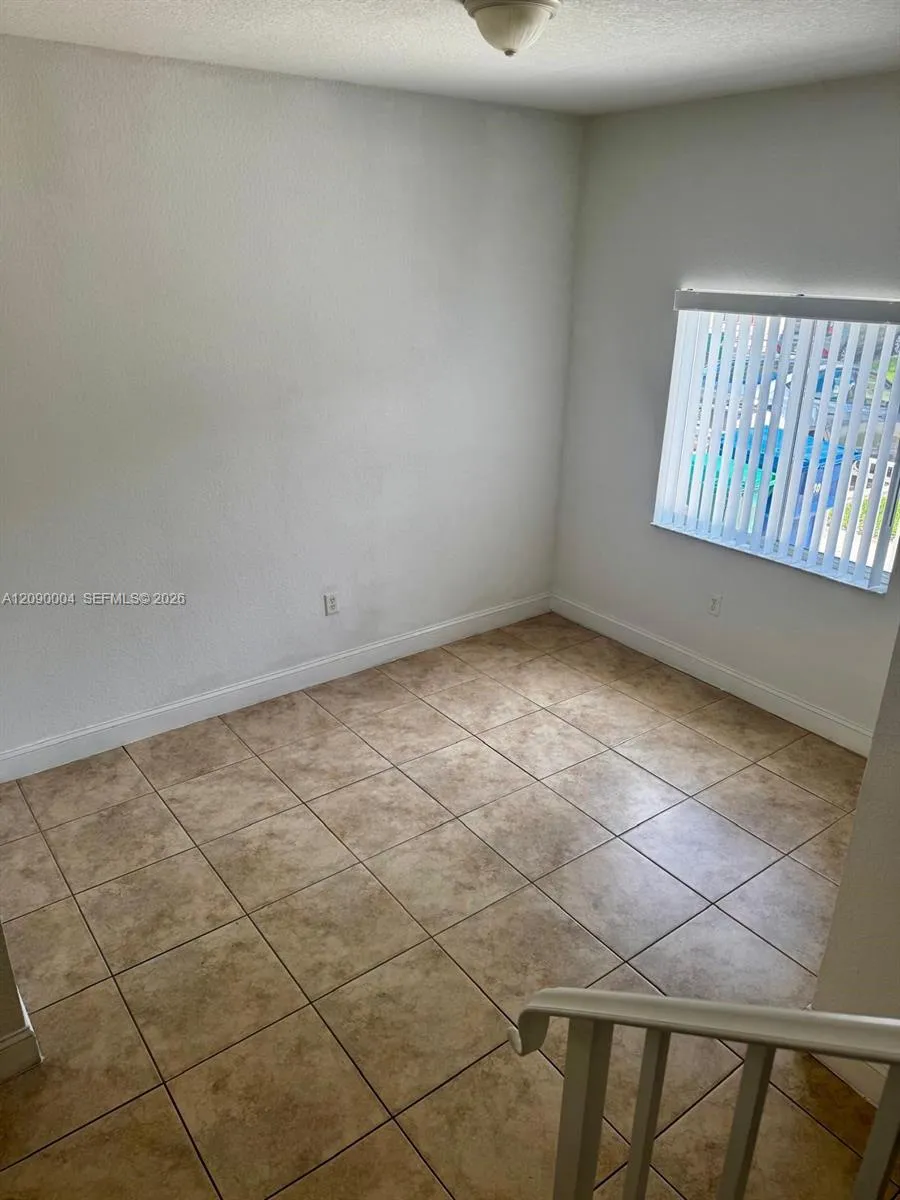 18032 NW 74th Ct #74 Hialeah, FL 33015