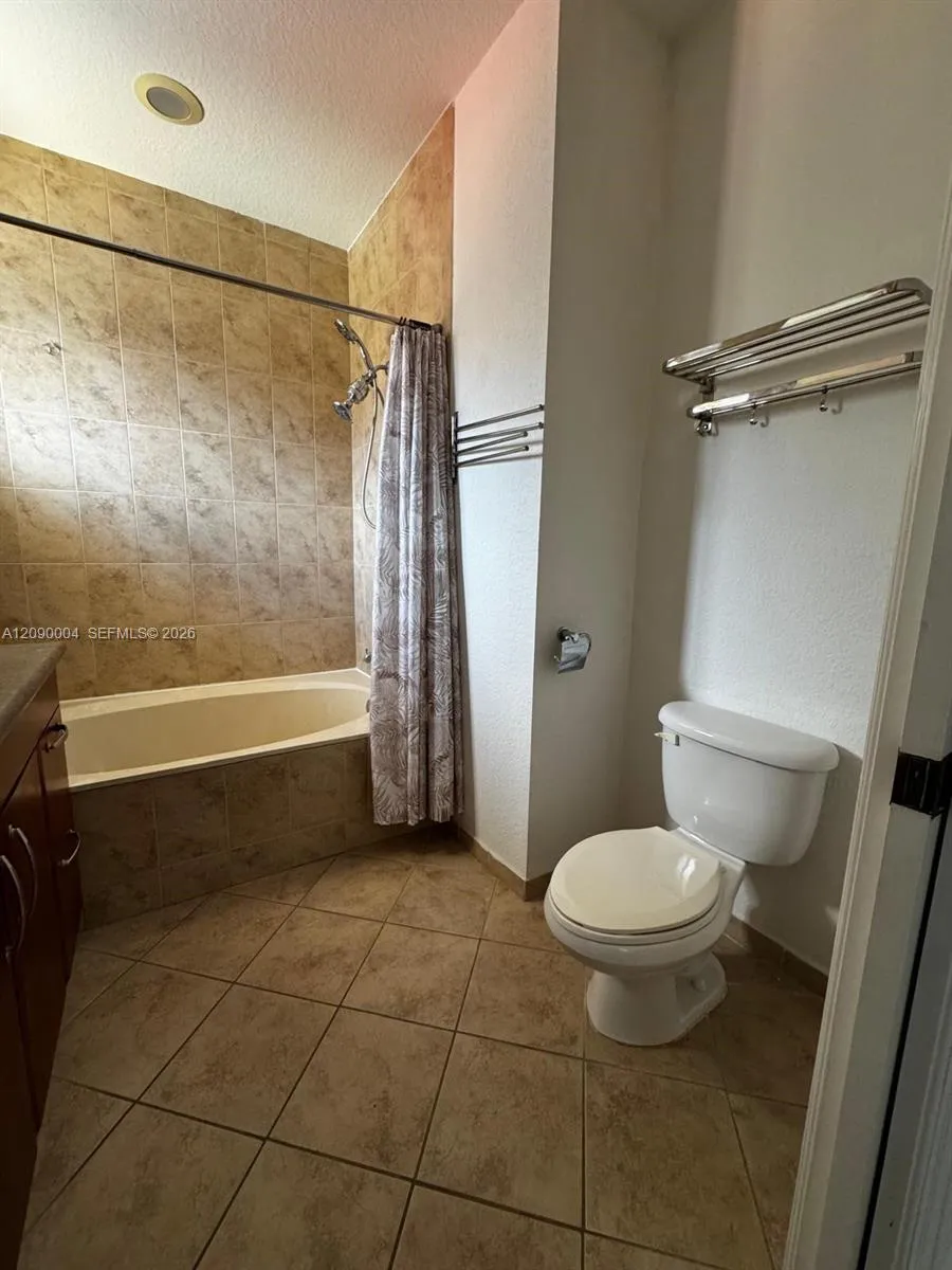 18032 NW 74th Ct #74 Hialeah, FL 33015