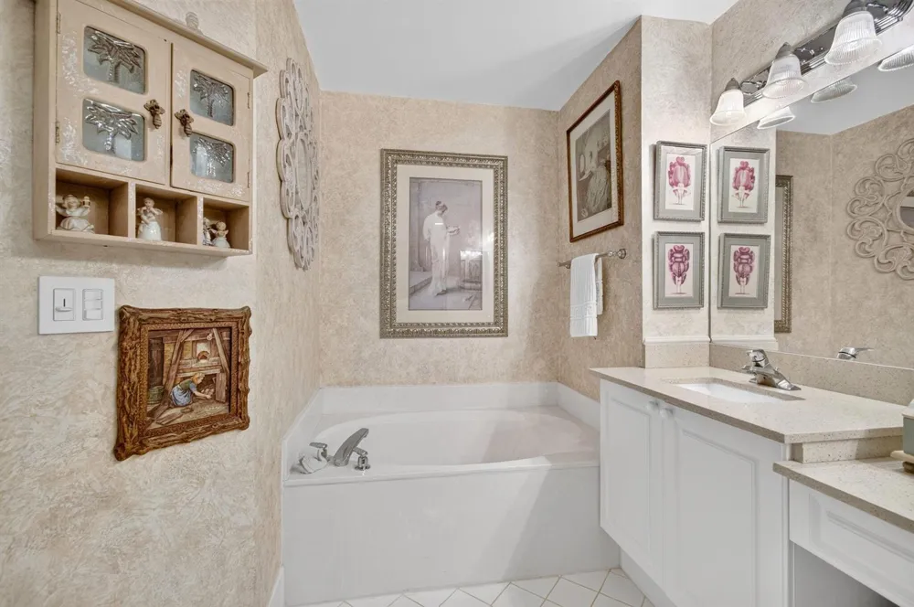 12418 Crystal Pointe Drive #102 Boynton Beach, FL 33437