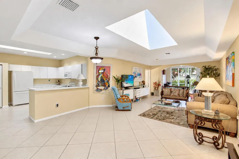 12598 Crystal Pointe Drive #B Boynton Beach, FL 33437