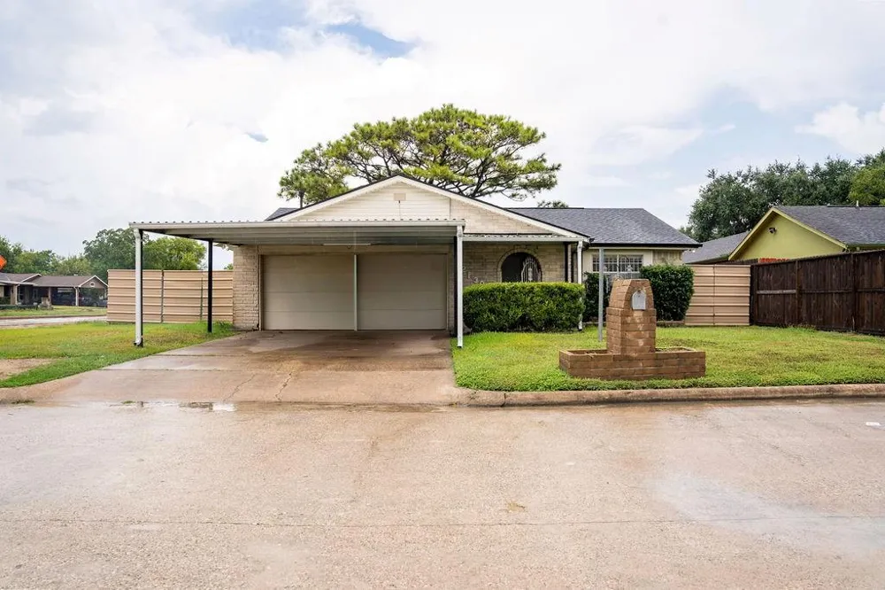 12130 Glenhollow Drive Houston, TX 77048
