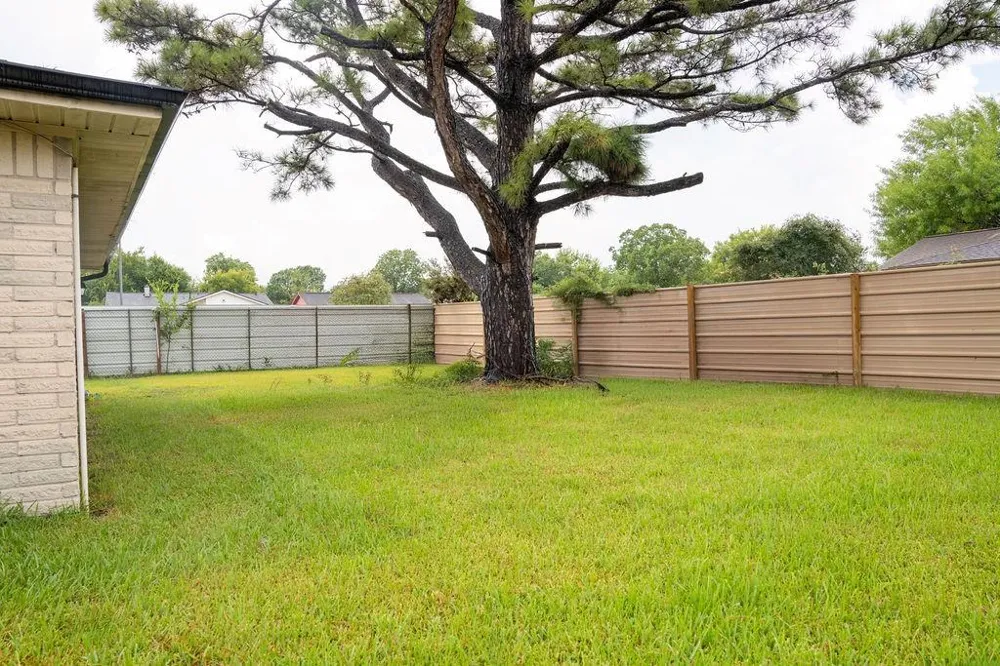 12130 Glenhollow Drive Houston, TX 77048
