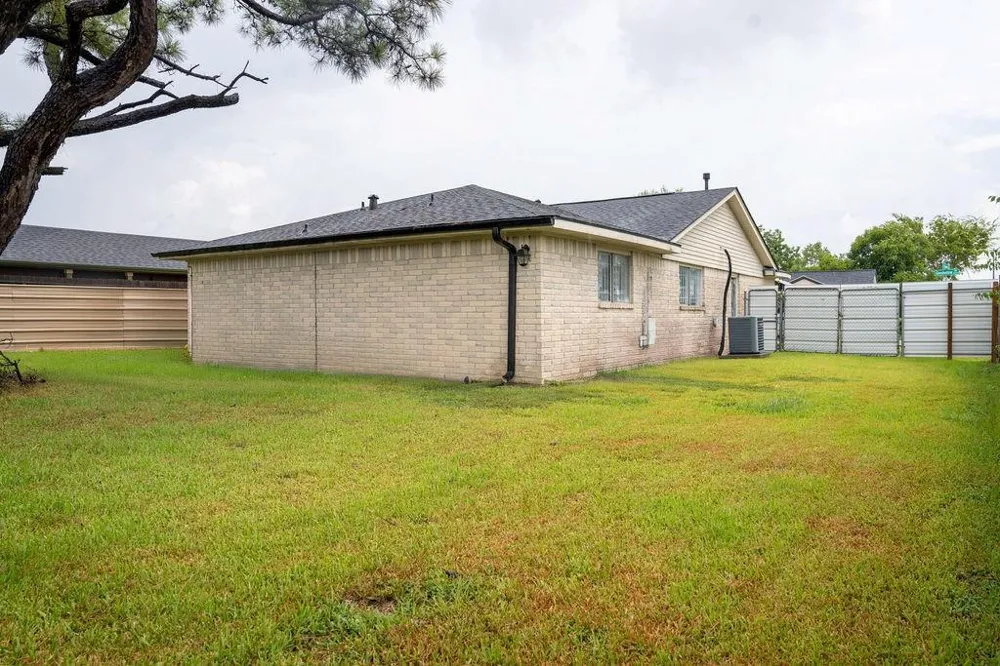 12130 Glenhollow Drive Houston, TX 77048