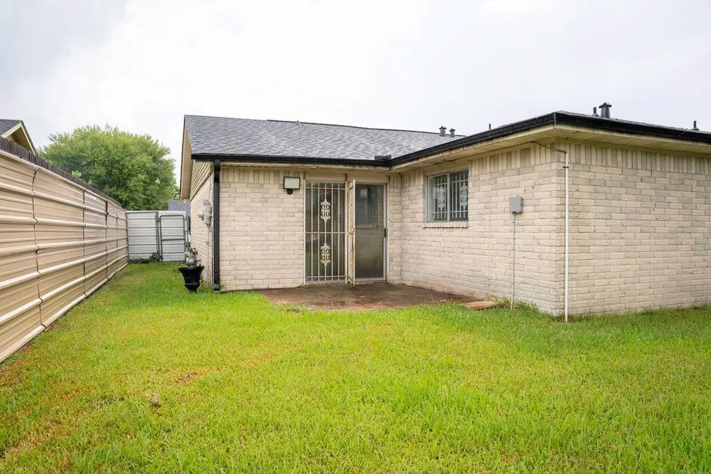 12130 Glenhollow Drive Houston, TX 77048