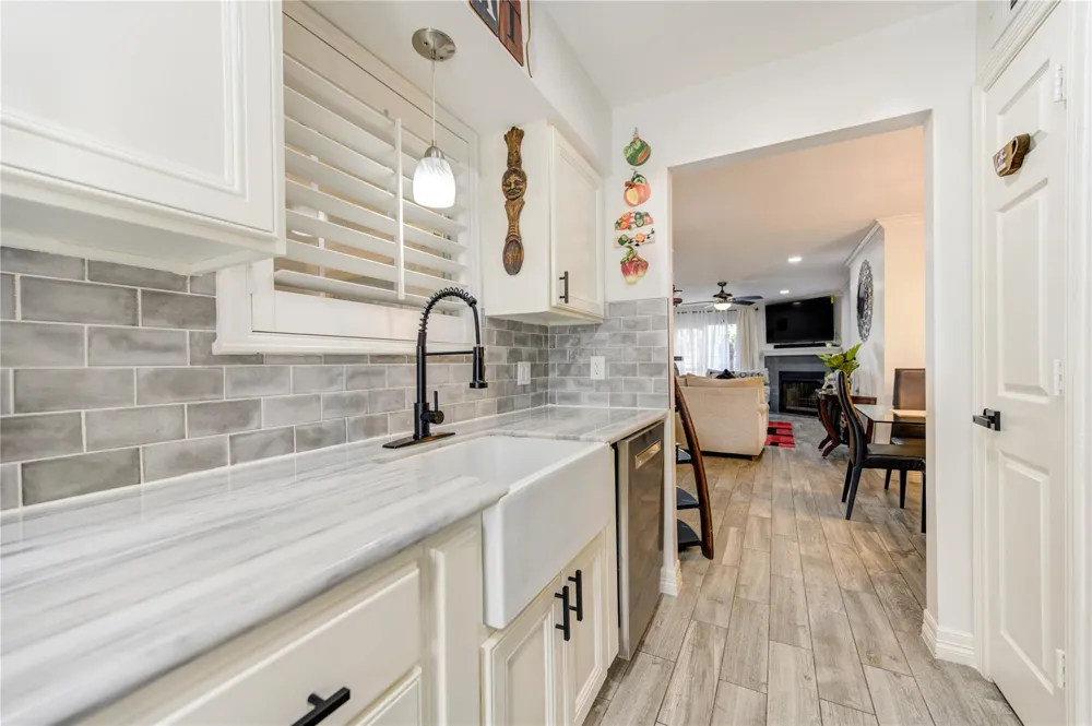 12550 Whittington Drive #305 Houston, TX 77077