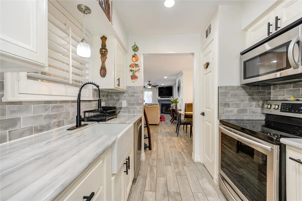 12550 Whittington Drive #305 Houston, TX 77077