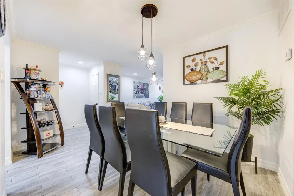 12550 Whittington Drive #305 Houston, TX 77077
