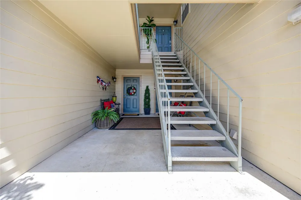 12550 Whittington Drive #305 Houston, TX 77077