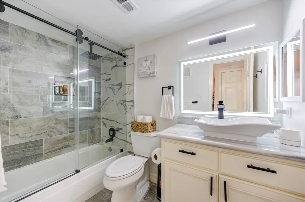 12550 Whittington Drive #305 Houston, TX 77077
