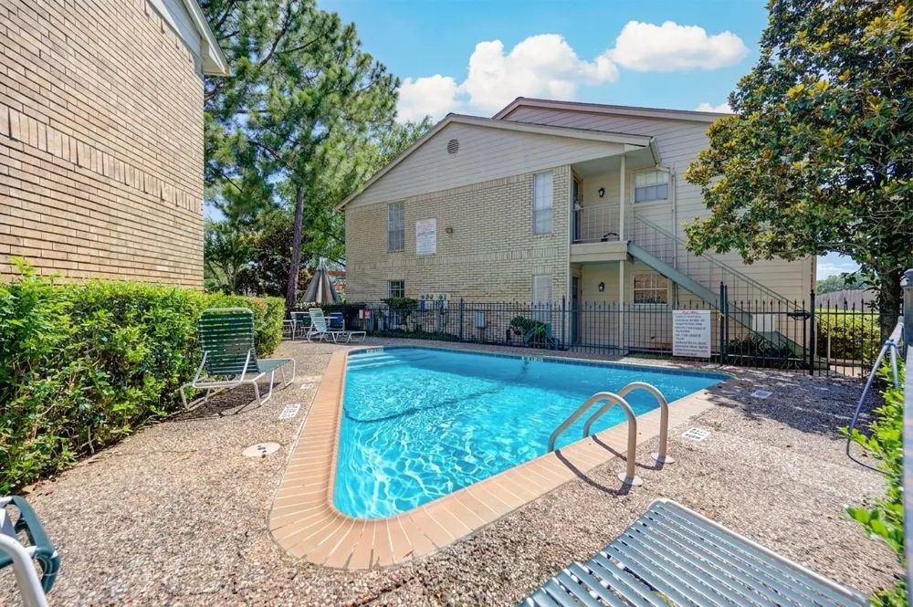 12550 Whittington Drive #305 Houston, TX 77077