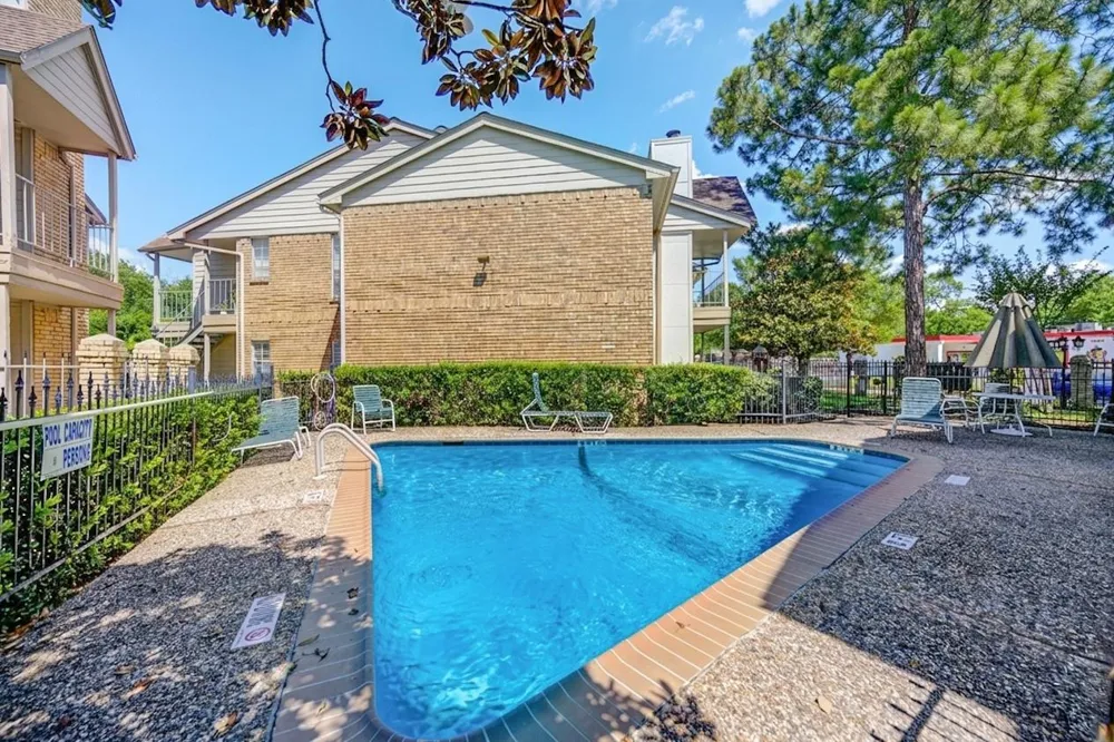 12550 Whittington Drive #305 Houston, TX 77077