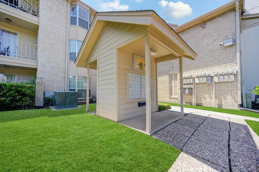 12550 Whittington Drive #305 Houston, TX 77077