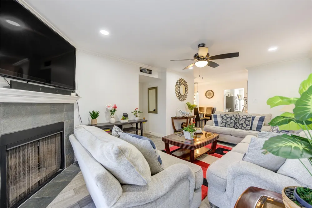 12550 Whittington Drive #305 Houston, TX 77077