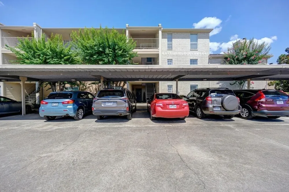 12550 Whittington Drive #305 Houston, TX 77077