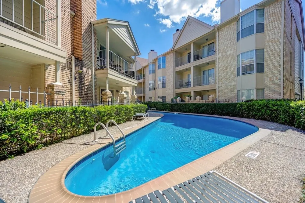 12550 Whittington Drive #305 Houston, TX 77077