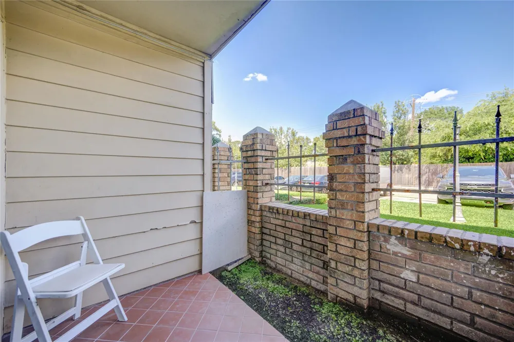 12550 Whittington Drive #305 Houston, TX 77077
