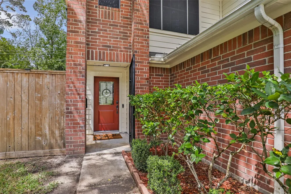 17703 Typhoon Way Crosby, TX 77532