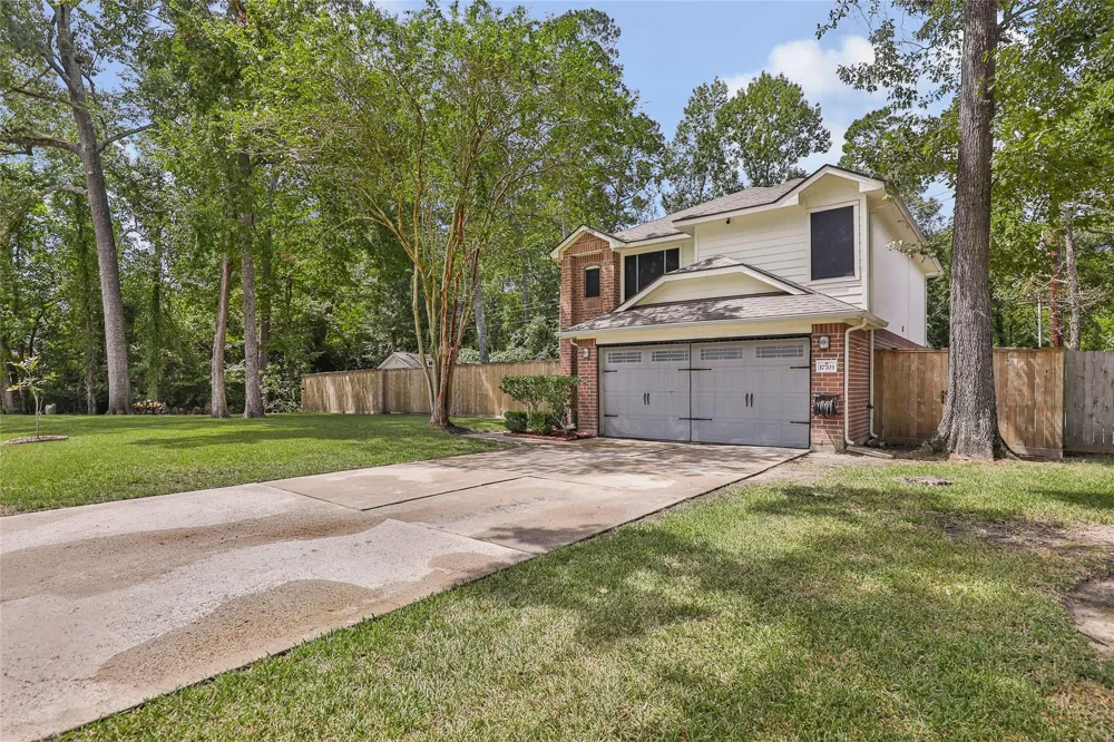 17703 Typhoon Way Crosby, TX 77532
