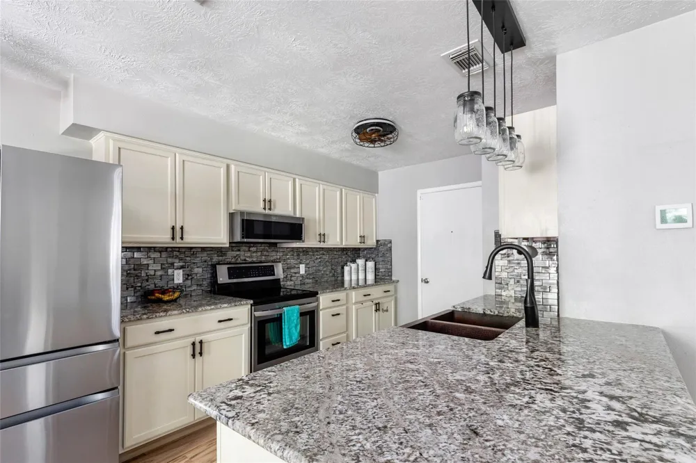 17703 Typhoon Way Crosby, TX 77532