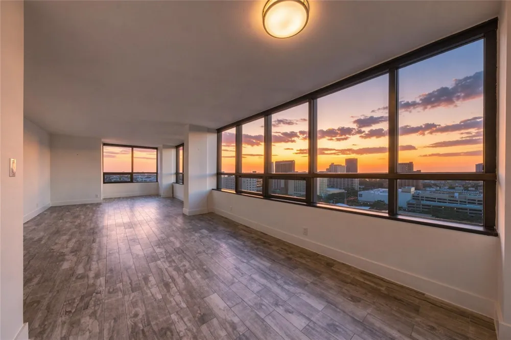 5150 Hidalgo Street #1604 Houston, TX 77056