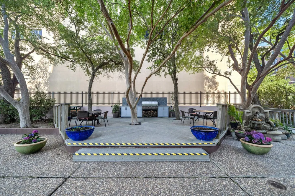 5150 Hidalgo Street #1604 Houston, TX 77056