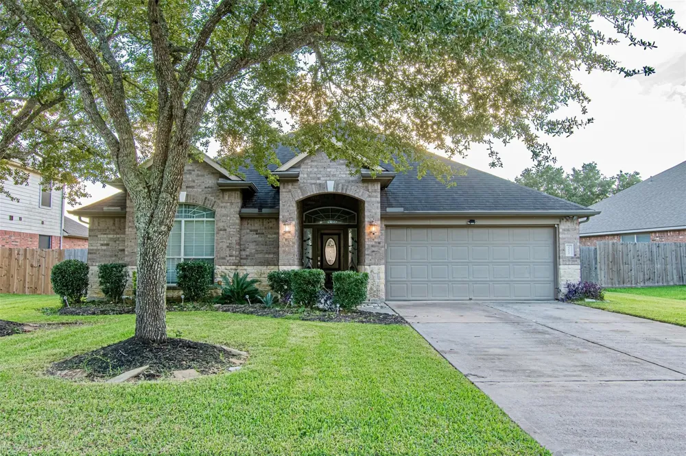 4108 S Meridian Greens Drive Dickinson, TX 77539