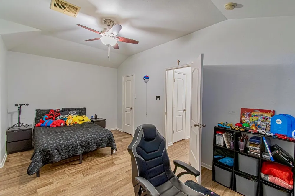 4108 S Meridian Greens Drive Dickinson, TX 77539