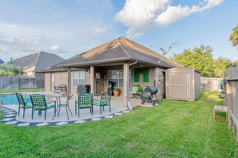 4108 S Meridian Greens Drive Dickinson, TX 77539
