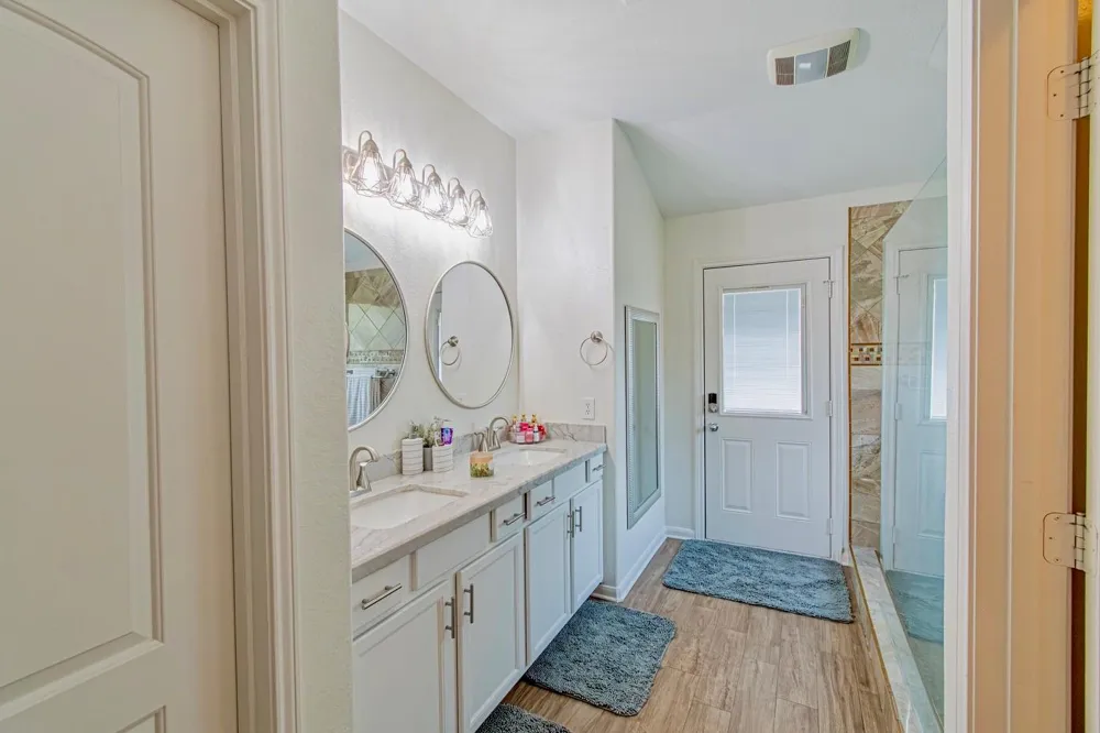 4108 S Meridian Greens Drive Dickinson, TX 77539