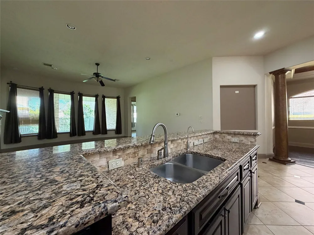 6223 Duke Trail Lane Sugar Land, TX 77479