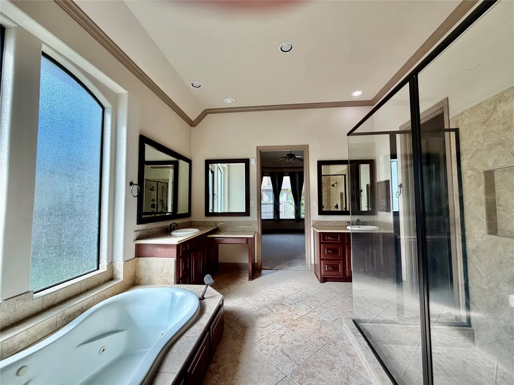 6223 Duke Trail Lane Sugar Land, TX 77479