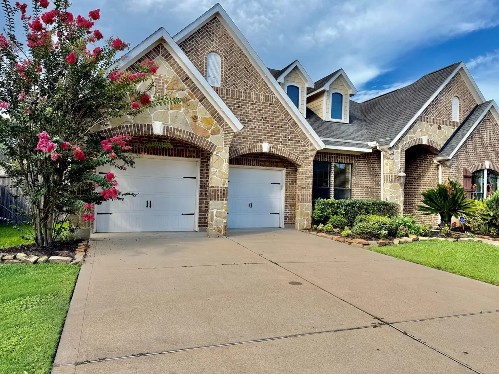 6223 Duke Trail Lane Sugar Land, TX 77479