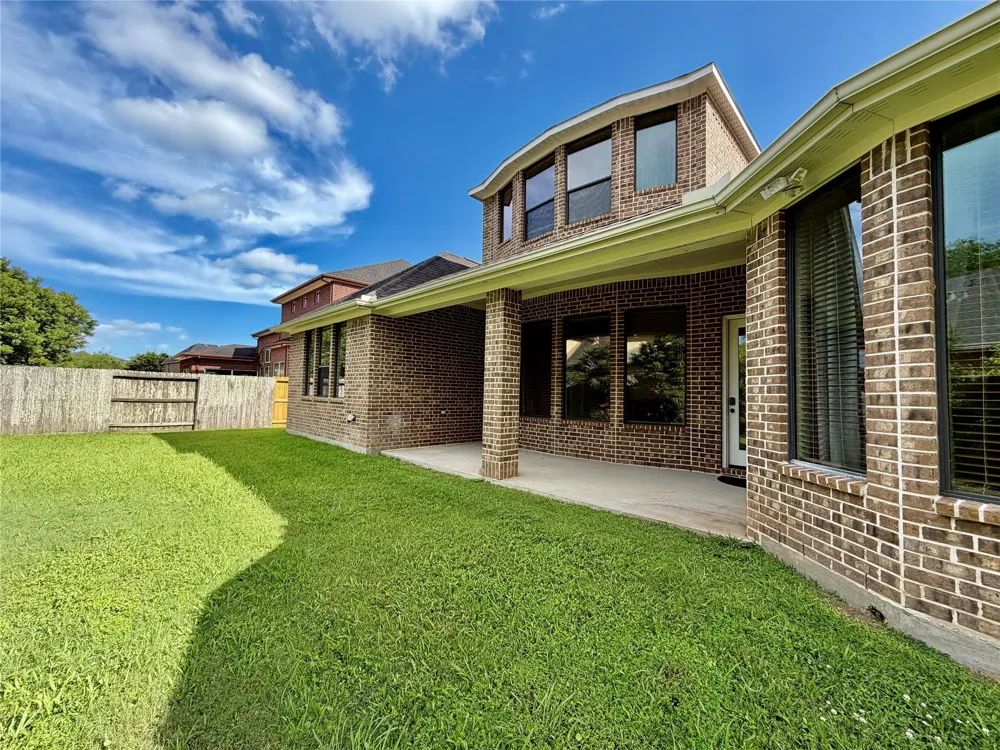 6223 Duke Trail Lane Sugar Land, TX 77479
