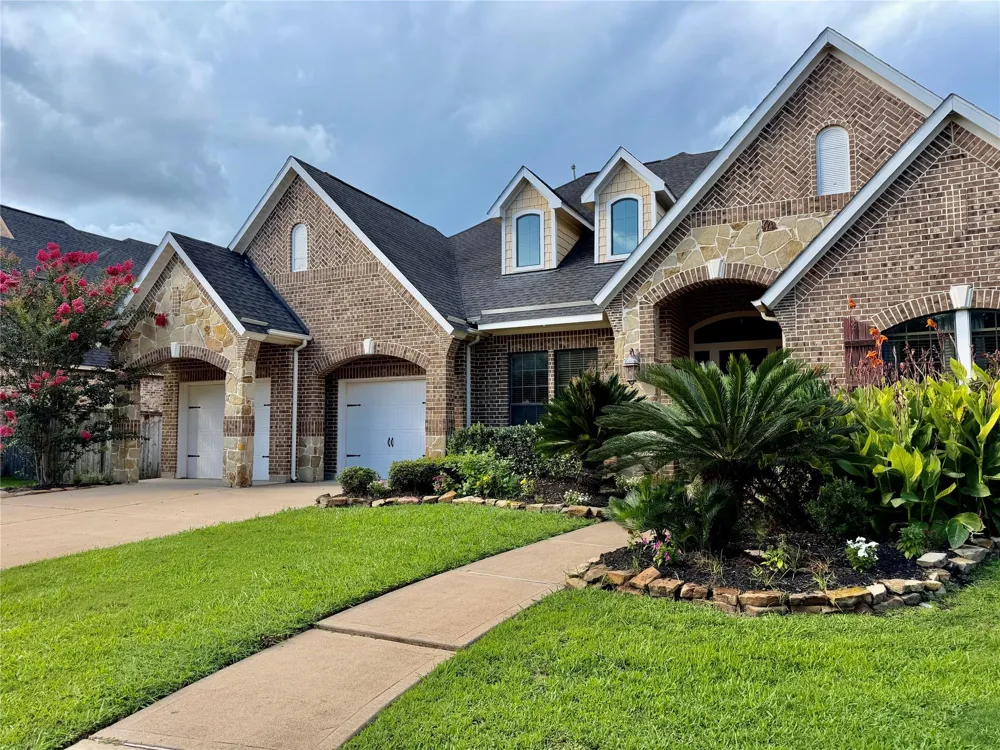 6223 Duke Trail Lane Sugar Land, TX 77479