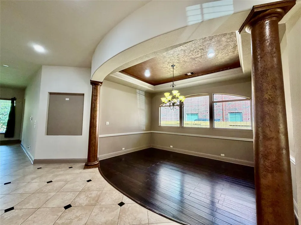 6223 Duke Trail Lane Sugar Land, TX 77479