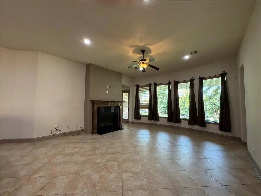 6223 Duke Trail Lane Sugar Land, TX 77479