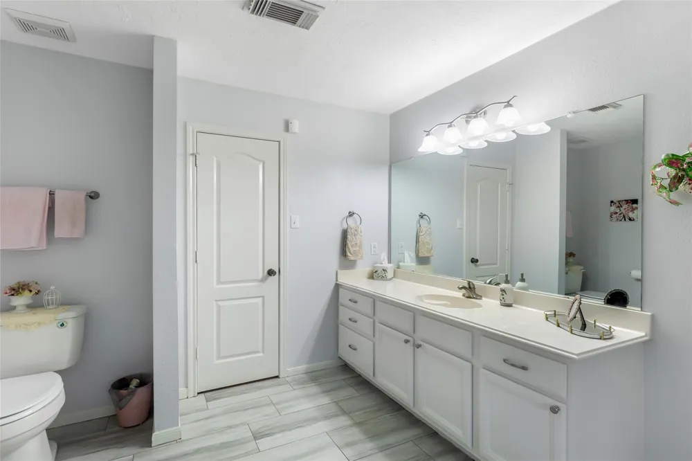 20034 Nightbird Trail Crosby, TX 77532