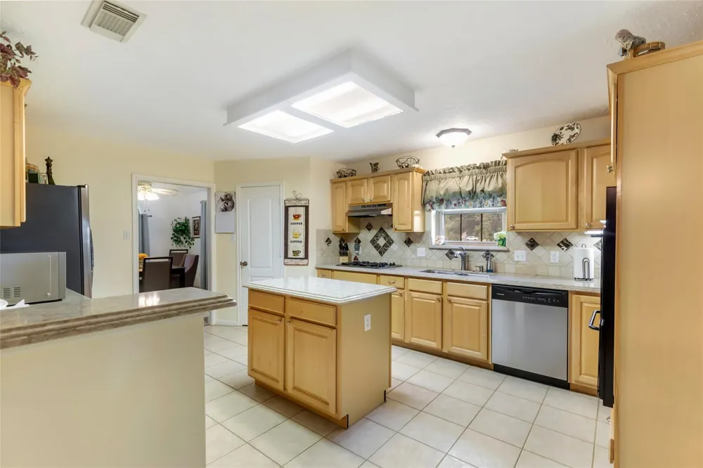 20034 Nightbird Trail Crosby, TX 77532