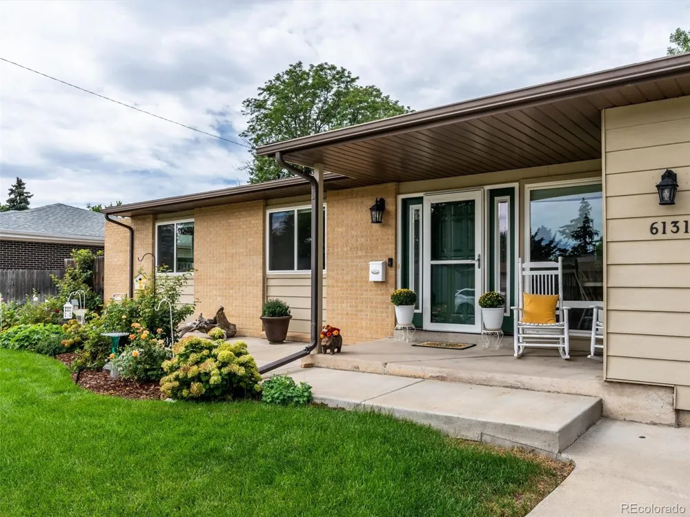 6131 Robb Street Arvada, CO 80004