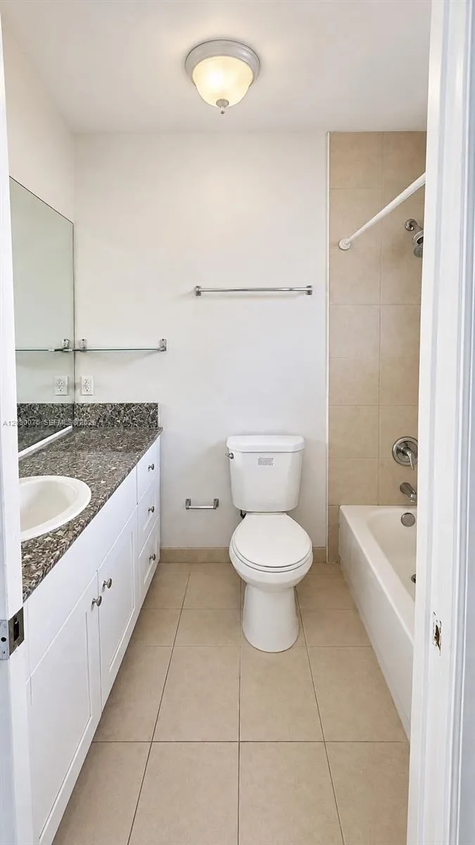 5800 W 18th Ln #205 Hialeah, FL 33012