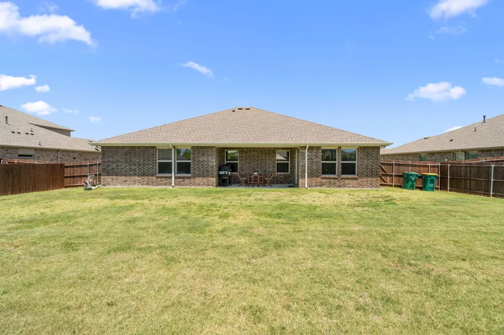 1338 Rolling Meadows Drive Cedar Hill, TX 75104