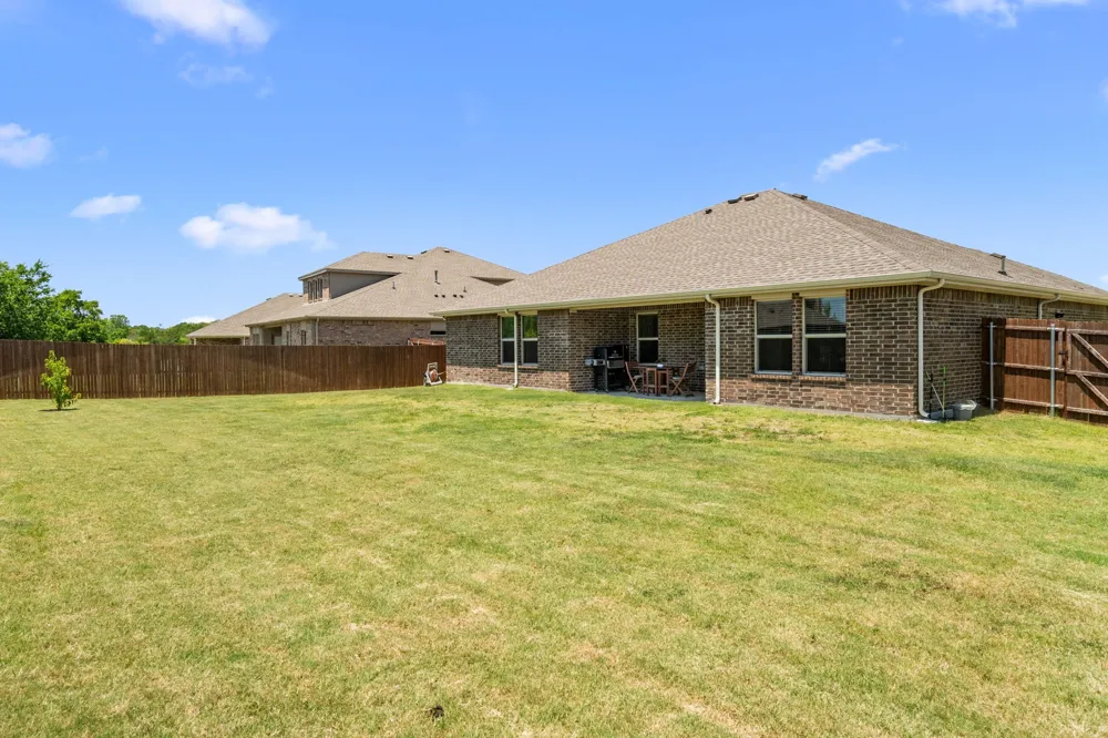1338 Rolling Meadows Drive Cedar Hill, TX 75104