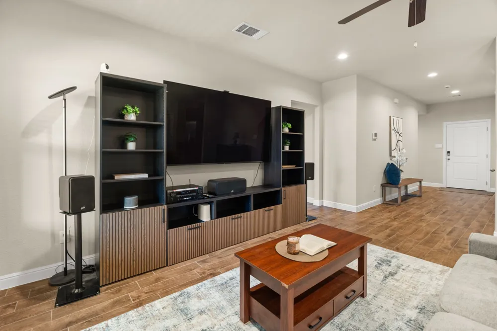 1338 Rolling Meadows Drive Cedar Hill, TX 75104