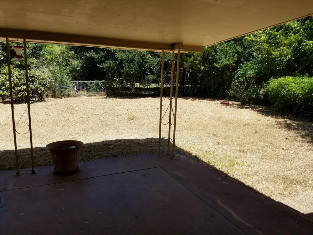 702 Jones Street Euless, TX 76040