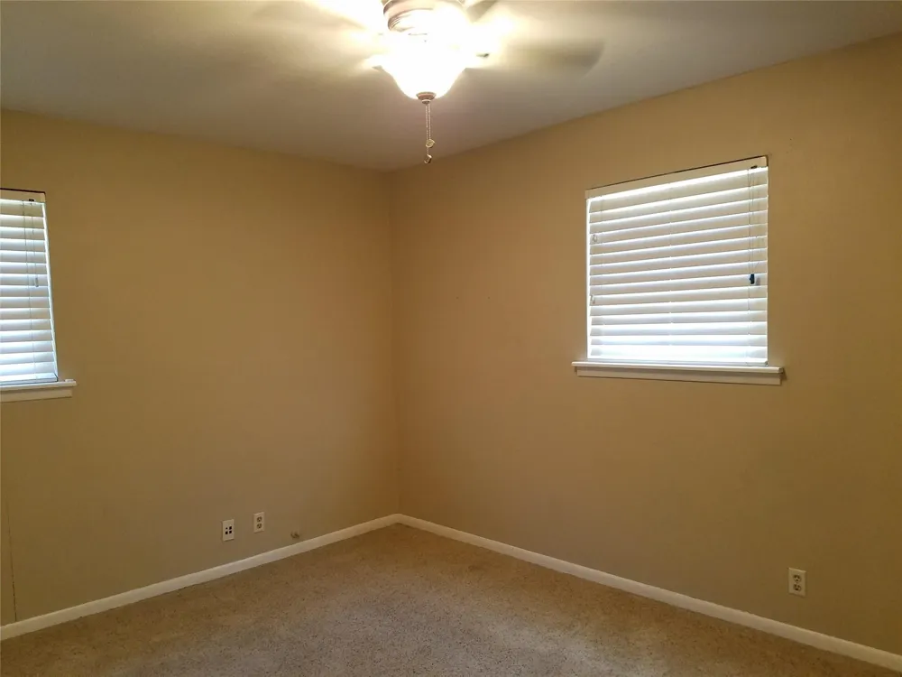 702 Jones Street Euless, TX 76040