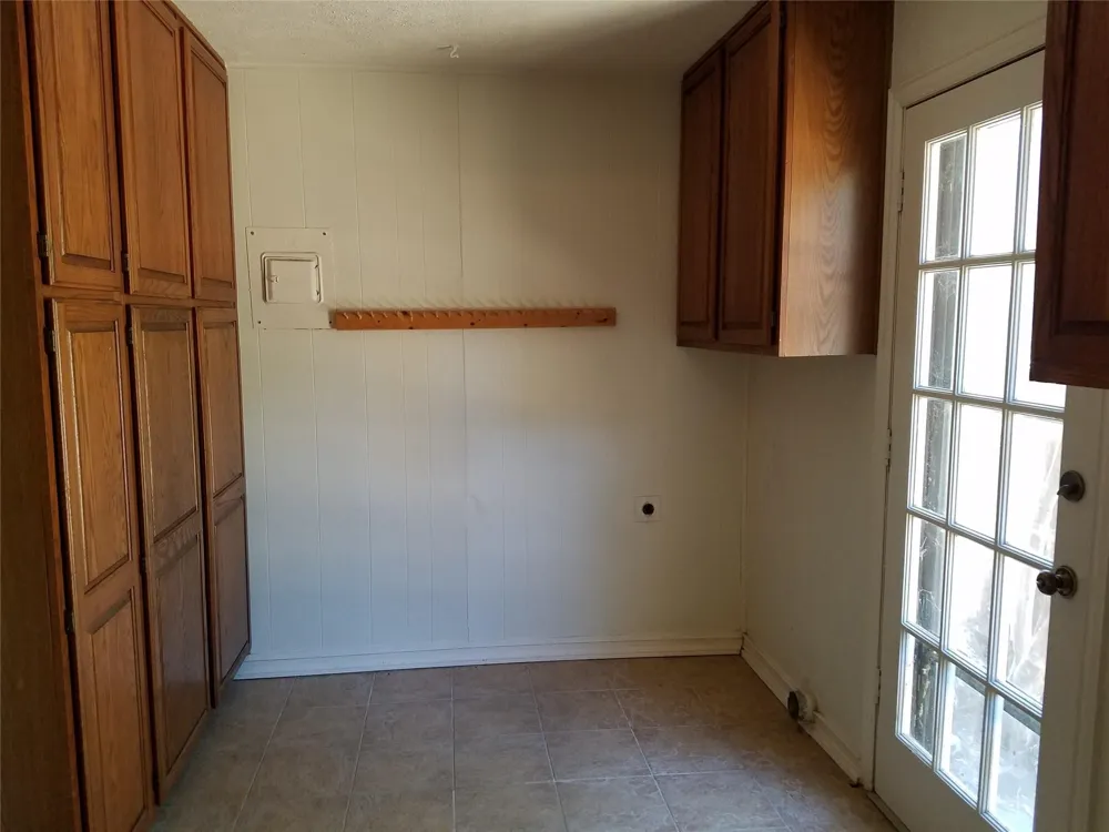 702 Jones Street Euless, TX 76040