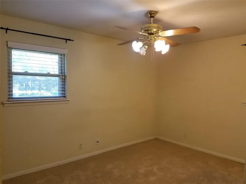 702 Jones Street Euless, TX 76040
